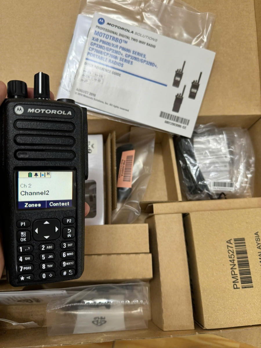 Nhận biết máy bộ đàm P8668i chính hãng, có tem QR code chống hàng giả